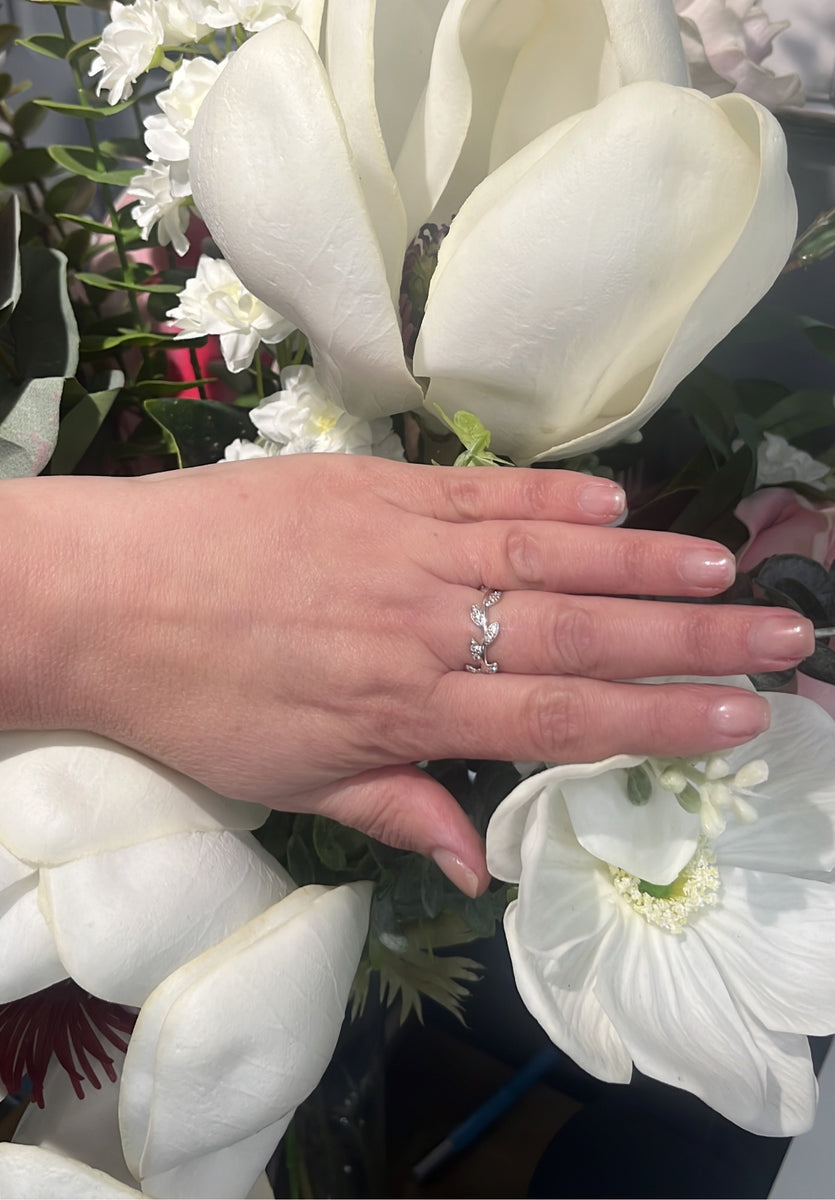 Tiffany Co Paloma Picasso 18ct White Gold Diamonds Olive Leaf