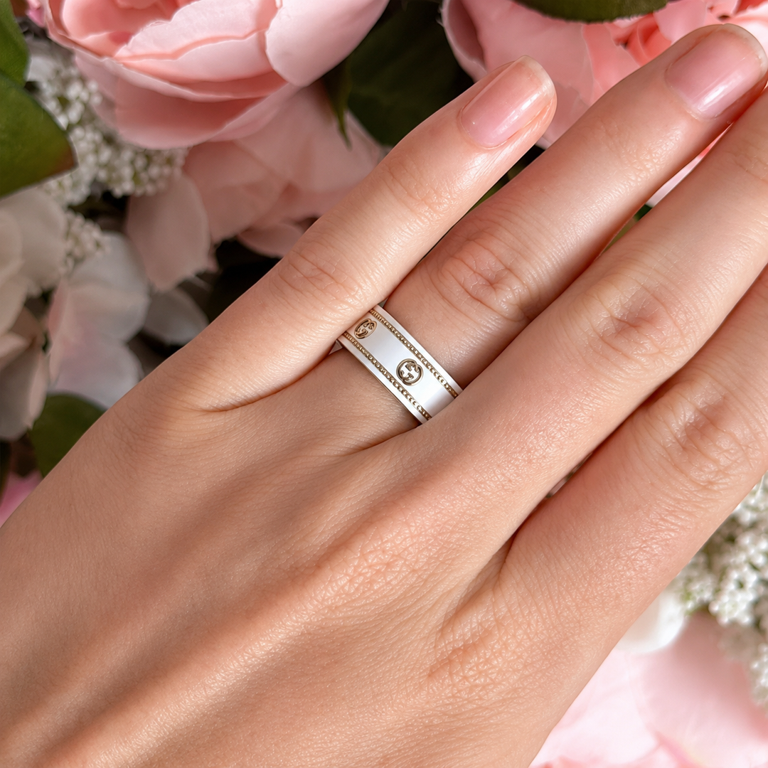 GUCCI GGロゴ 750リング　重さ9.1g サイズ写真参照 Gucci Icon 18ct Yellow Gold Interlocking G Ring Size : K (11