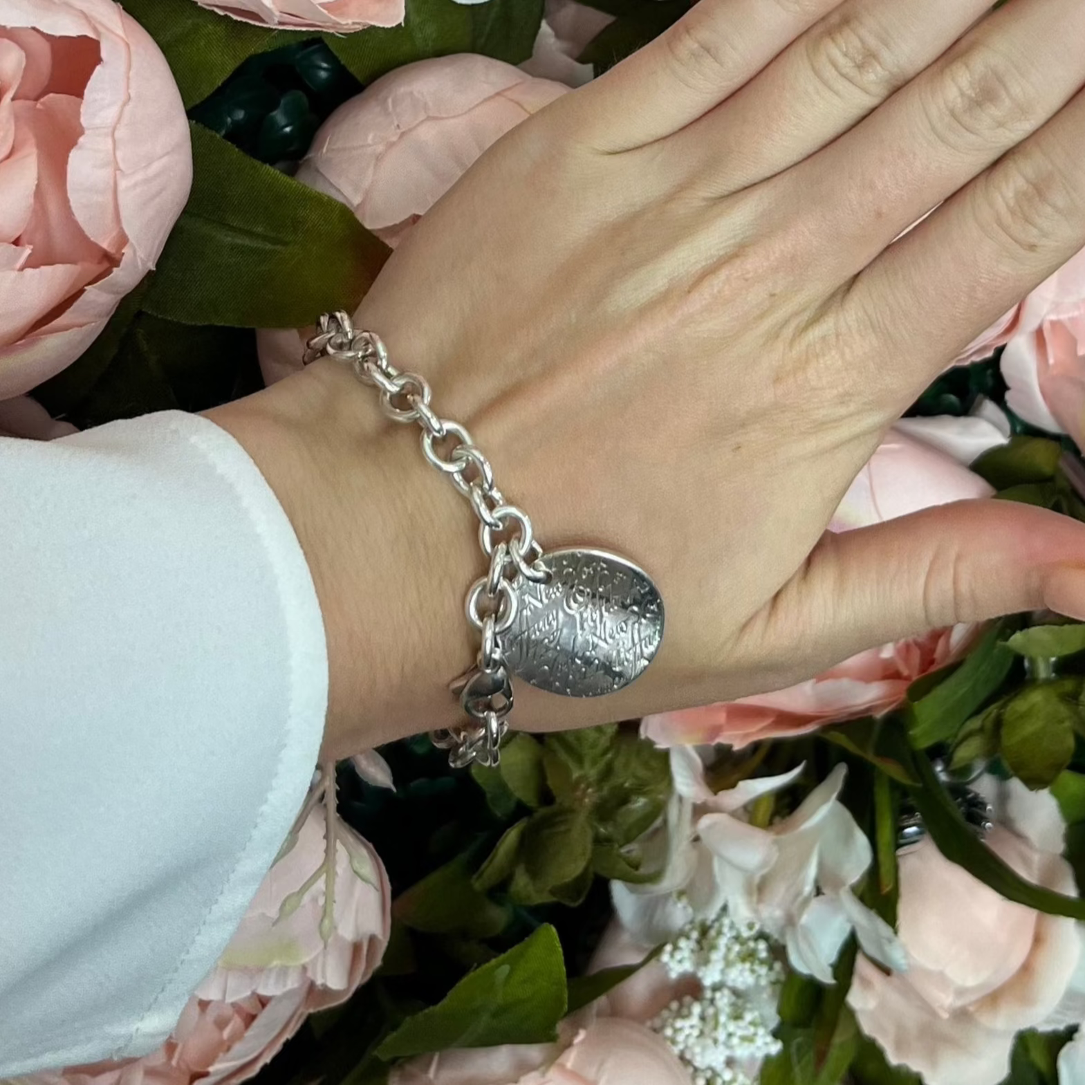 Tiffany & Co Notes New York Fifth Avenue Script Sterling Silver Tiffany & Co Notes New York Fifth Avenue Script Sterling Silver